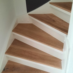 Kundenprojekt: Treppenstufen aus verleimter Eiche 20 mm stark!